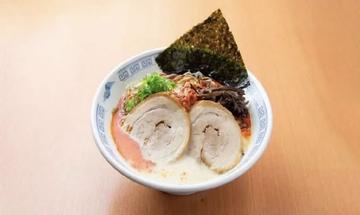 【特製のピリ辛味噌】【赤】博多豚骨らーめん〈替え玉無料＆薬味無料〉/Spicy Hakata Tonkotsu Ramen