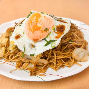 焼きそば玉子のせ(中)