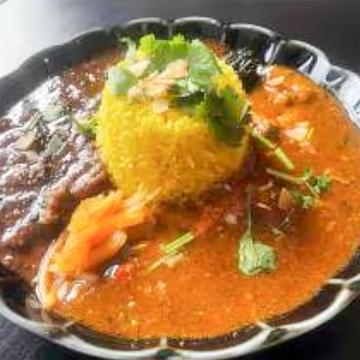 2種あいがけカレー(あご出汁チキン＆ポークビンダル―)