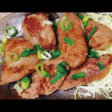 厚切り牛タン塩焼き
