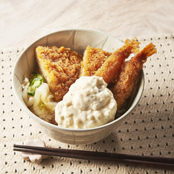たるたるたっぷり、海老フライ(2本)とタレカツ丼(タル1)