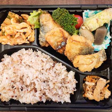 早乙女の鯖(さば)の竜田揚げ弁当お茶つき
