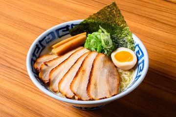 背脂塩チャーシュー麺