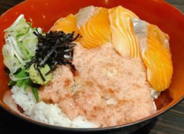 サーモンネギトロ丼