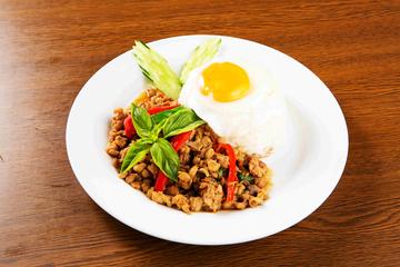 タイの屋台の定番メニュー！ガパオBOX(Gapao bento)