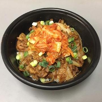 ぶた生姜焼丼 ご飯大盛 、具材も大盛さらにキムチのせ