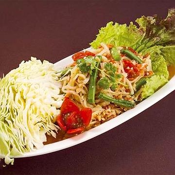 ソムタム Som Tam (Green Papaya Salad)