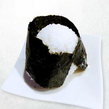 塩むすび salt rice ball