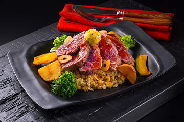 熟成ハラミガリバタ~ペッパーライス~丼