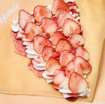 【女性人気NO1】ストロベリーホイップクリーム Strawberry white whipped cream crepe