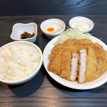 ロースかつ3倍定食