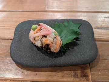 昆布、枝豆、桜エビのおにぎり