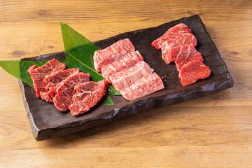 【当店人気No.1】食べ比べ楽しい！人気肉3種6枚盛り弁当