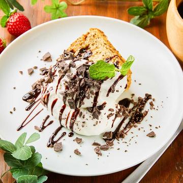 ベルギー産厳選チョコレートとたっぷり生クリームのふわとろシフォンケーキ