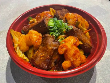 ホルモン焼肉2色丼(マルチョウ＆牛ハツ)