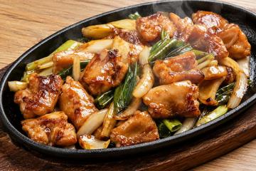 ホルモンの鉄板焼き(鉄板肥腸)