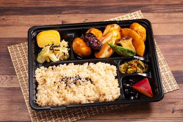 肉団子と野菜の黒酢ソース弁当