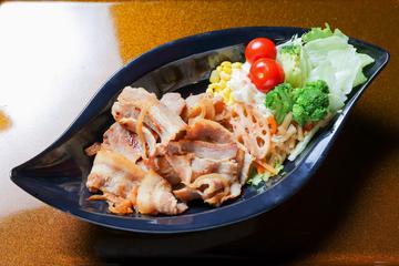 生姜焼き定食(サラダ、ご飯付)