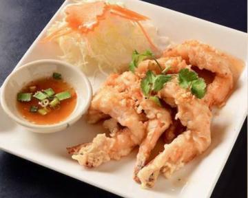 クンカティアム(ガーリックシュリンプ)Koong Kratiem (Garlic Shrimp)