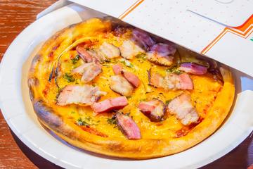 自家製燻製ベーコンピザ