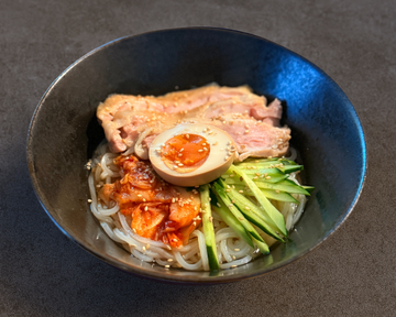 ジューシー鶏もも肉の和冷麺 (Chicken Thigh)Japanese Cold Noodles