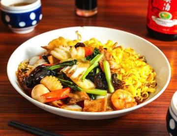 野菜たっぷり五目焼きそば Mixed Yakisoba with Lots of Vegetables