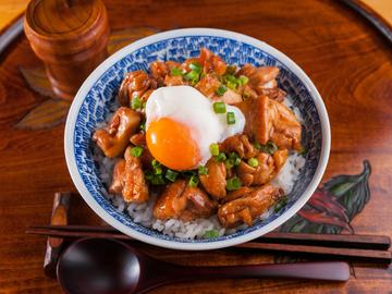 焼鳥屋の照りたまマヨ丼ダブル Yakitori Shop's Teriyaki Egg Rice Bowl