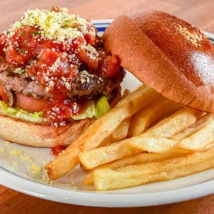 サルサチーズバーガー(フレンチフライ付き)