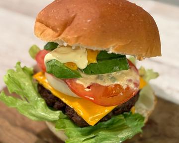 アボカドチーズバーガー