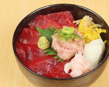 まぐろがメインの海鮮丼