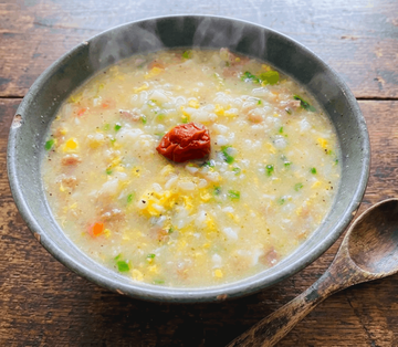 こしょうの効いたチャーハン粥(豚・卵・キャベツ・ねぎ・玉ねぎ)トッピング梅干