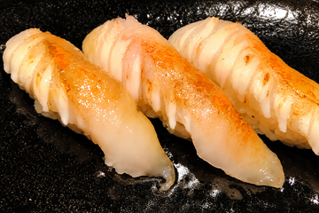 炙りエンガワ握り三貫