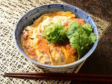 たっぷりパクチーカツ丼