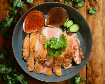 【とろ～り温玉】ジューシーもも肉カオマンガイ [Soft-Boiled Egg]Khao Man Gai(Chicken Thigh)