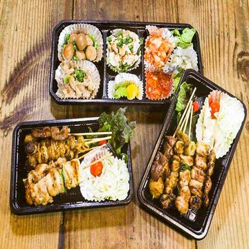 自慢の炭火焼き鳥12本+人気おつまみセット