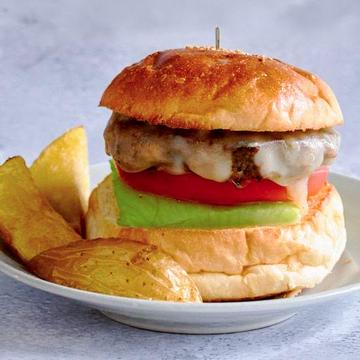 モッツァレラチーズバーガー＆フライドポテト