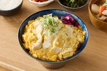 【自家製】鶏塩のとろとろ親子丼 Salt Koji Chicken Oyako Don