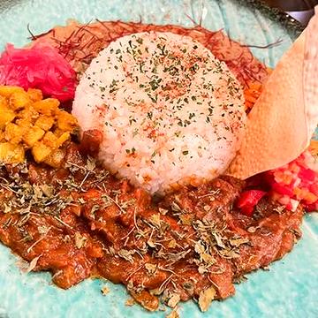 バターチキンカレー＆アサリと豆乳の和出汁カレーのあいがけ