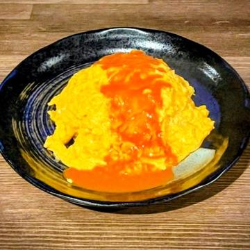 ふわトロチキンオムライス(オリジナルケチャップソース)