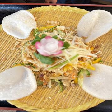 nm xoi u Trc An 当店グリーンマンゴーと青パパイヤサラダ