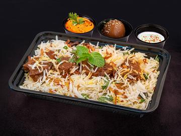 ビーフビリヤニデザートグリーンサラダBeef biryani dessert green salad