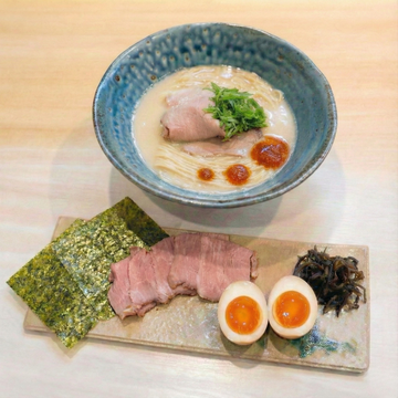 特製とんこつラーメン