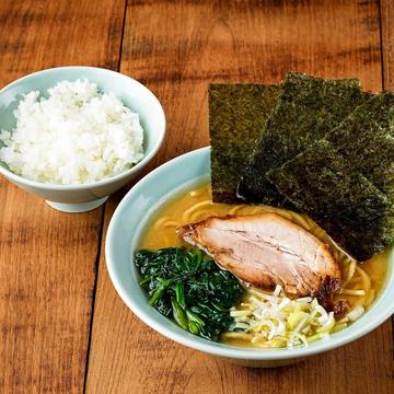 ラーメン・ライスセット(チャーシュー1枚・薬味ネギ・ホウレン草・ノリ3枚・ライス)