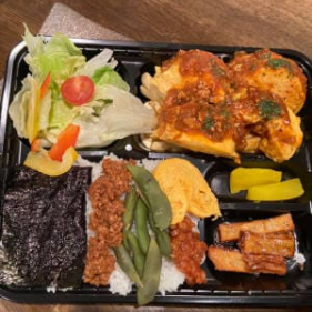 鳥作 オムレツ弁当