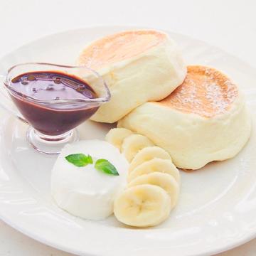 コトブキ園長寿卵使用こだわりの濃厚チョコバナナスフレパンケーキ