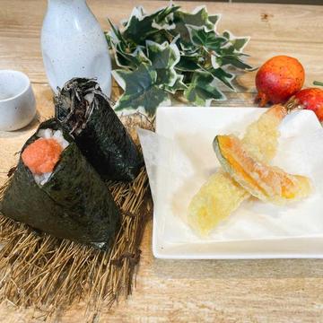 おにぎり2個+天ぷら盛り合わせハーフ弁当