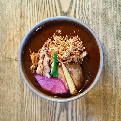 せせりと揚げえのきのカレー