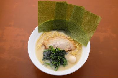 豚骨塩ラーメン(大)麺225g(ゆで前)