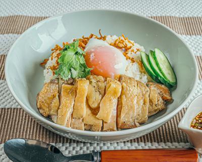 【温玉のせ】カオマンガイ(もも肉) [Hot Spring Egg] Kaomangai(Thigh)