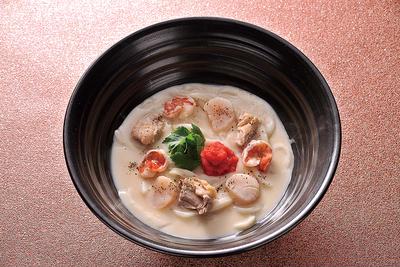 海老、鶏肉、明太子、貝柱 クリーム三昧のおうどん